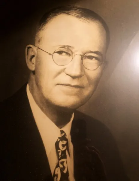 Amos Dixon